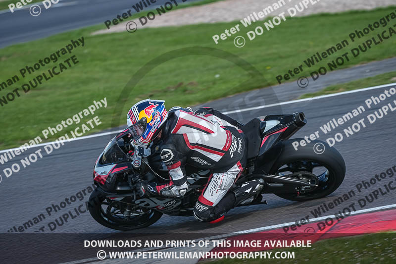 donington no limits trackday;donington park photographs;donington trackday photographs;no limits trackdays;peter wileman photography;trackday digital images;trackday photos